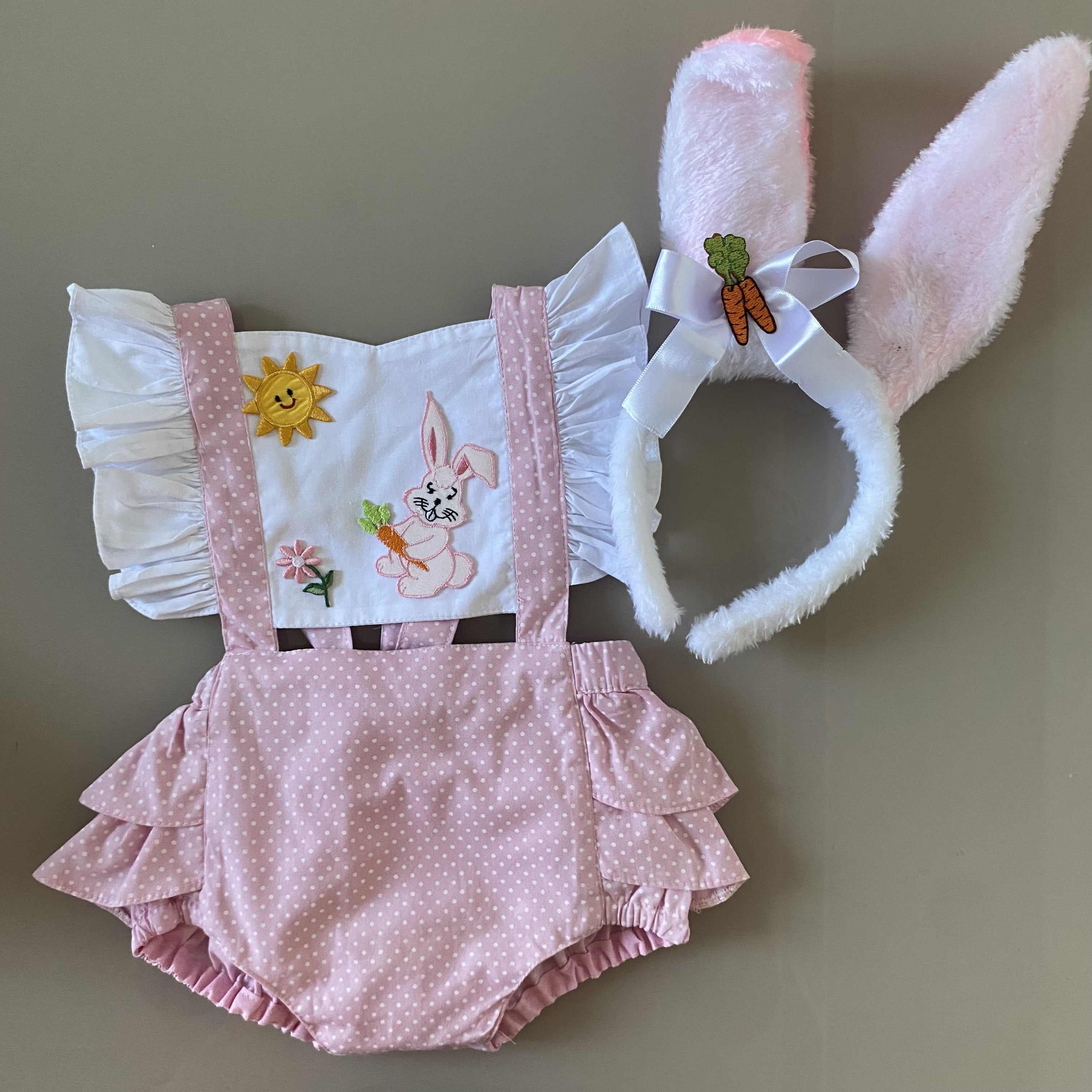 Romper Dia de Páscoa com Orelhinha Coelho