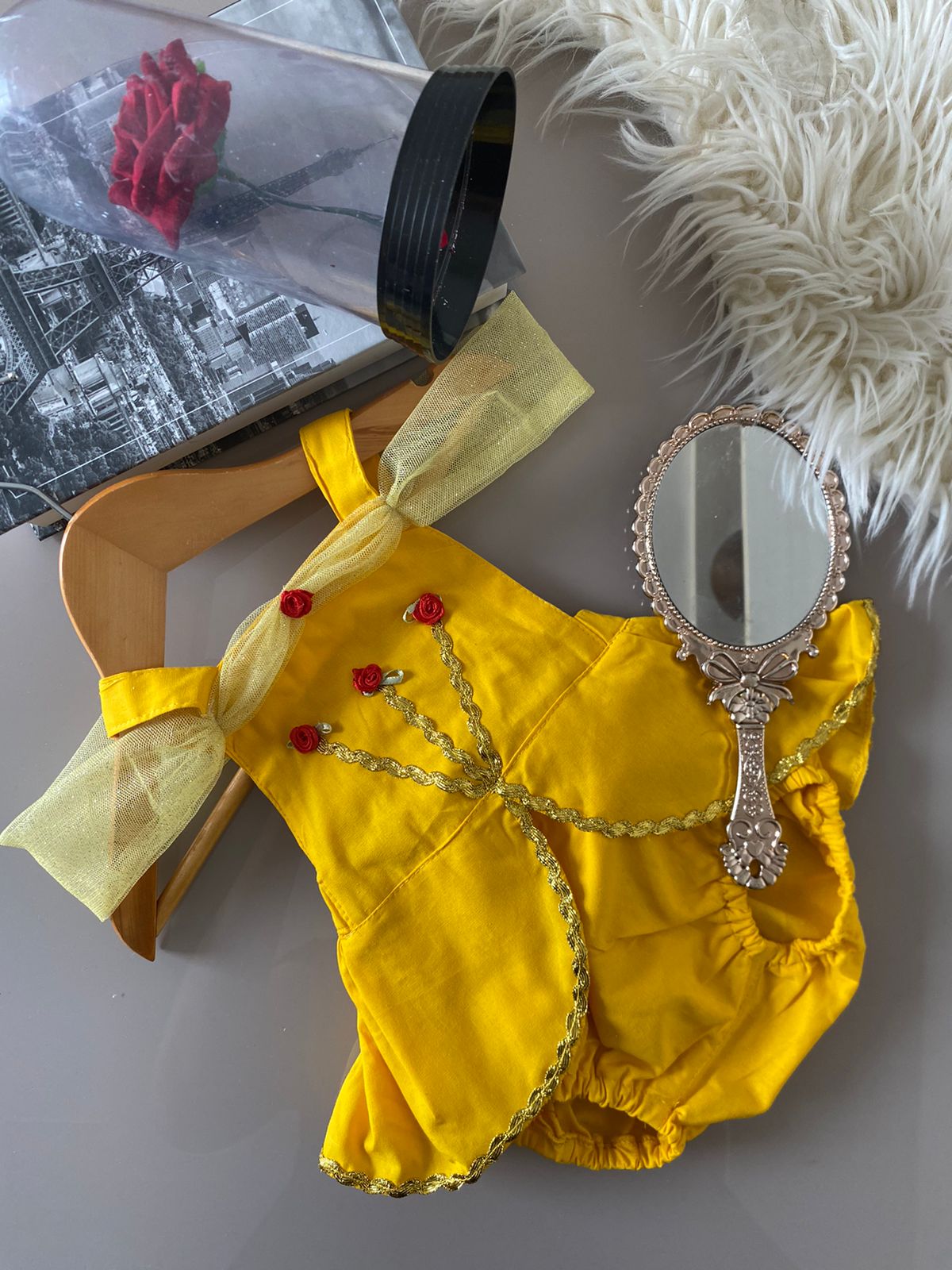 ROMPER BELA E A FERA